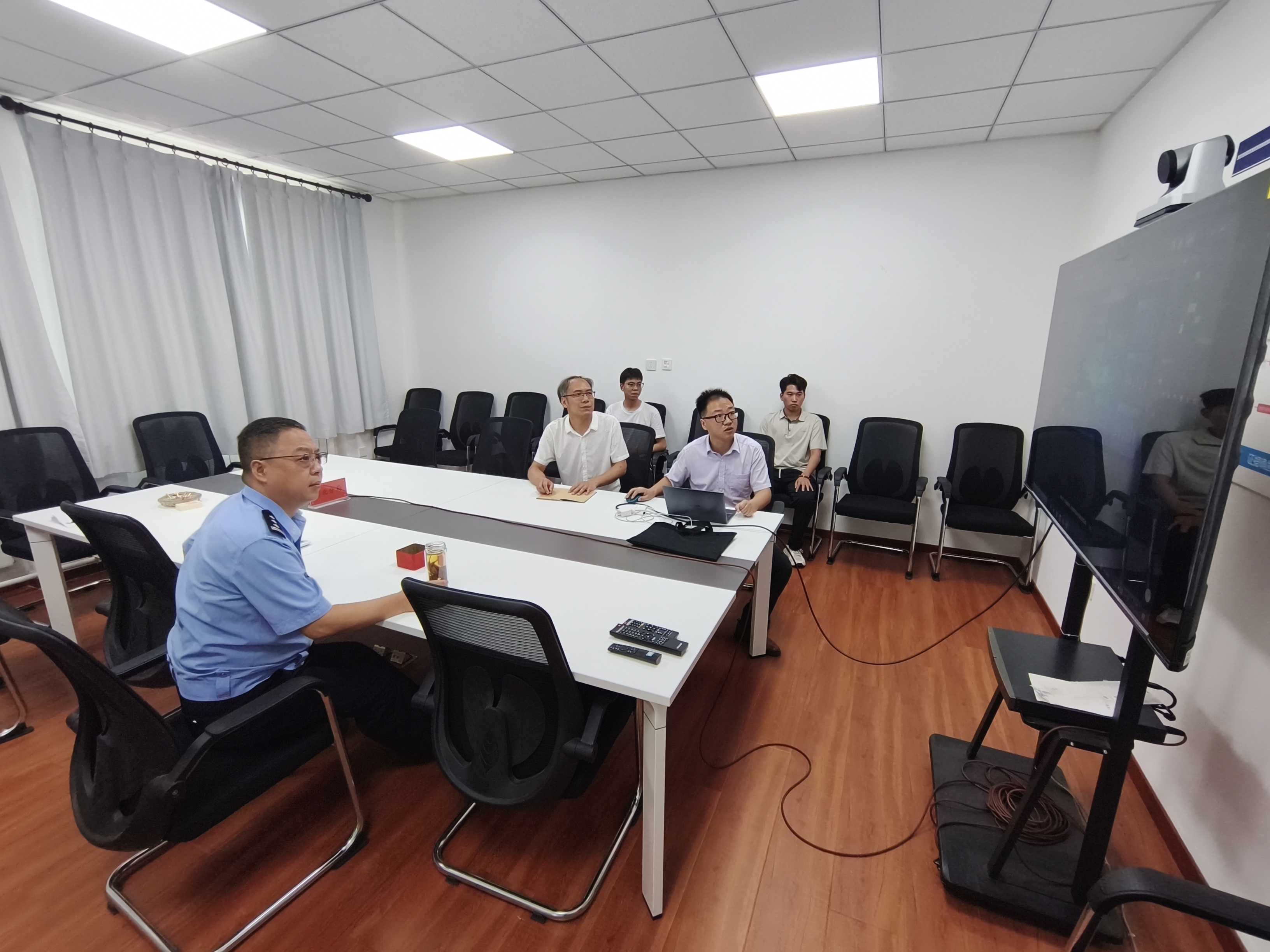 易心天下网络科技公司与公安河北分局，就研发建设执法质监督管理数据大模型相关工作进行研究交流